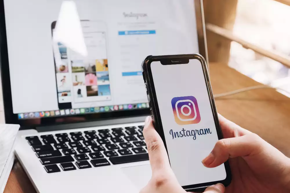 Regarder et télécharger stories, photos et vidéos : comment ça marche ?